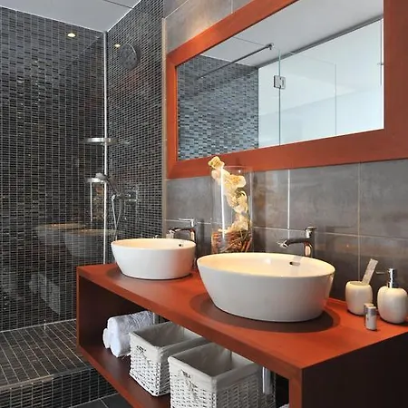 People'S Square Room 4* Zára